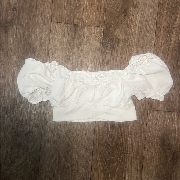 White crop top - Picture 2 of 3